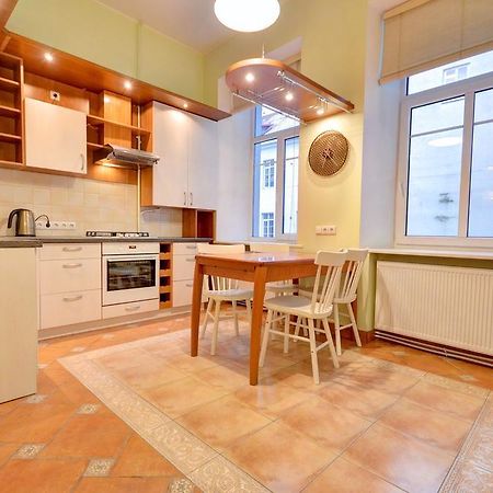 Great Apartment Near Town Hall فيلنيوس المظهر الخارجي الصورة