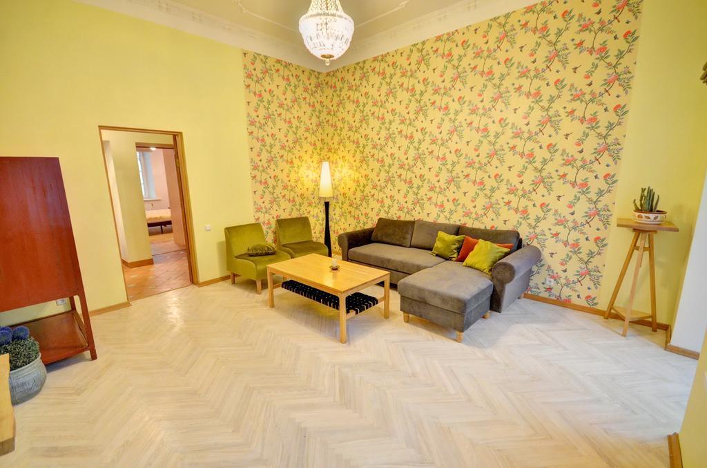 Great Apartment Near Town Hall فيلنيوس المظهر الخارجي الصورة