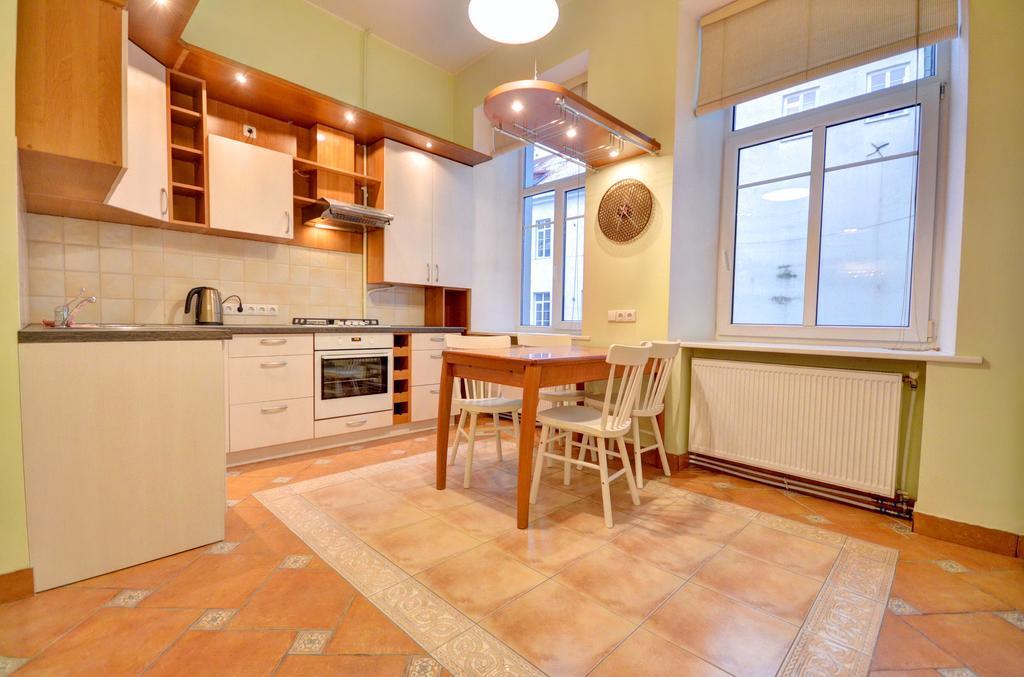 Great Apartment Near Town Hall فيلنيوس المظهر الخارجي الصورة